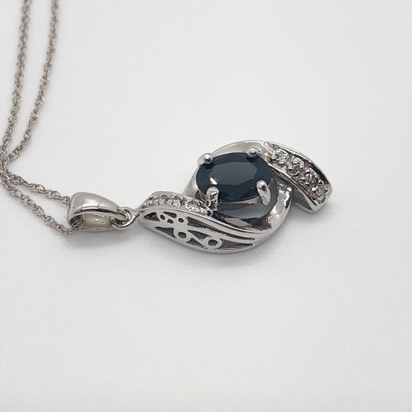 14k white gold blue sapphire and diamond pendant 14k chain necklace - Picture 5 of 10